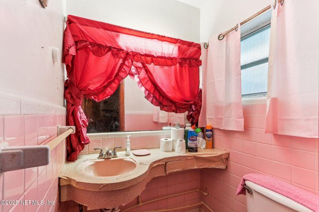 1650 LAUDER Avenue, Jacksonville, FL 32208