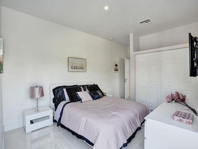 2514 NE 21st Street A, Fort Lauderdale, FL 33305