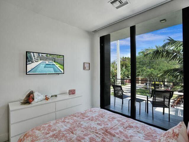 2514 NE 21st Street A, Fort Lauderdale, FL 33305