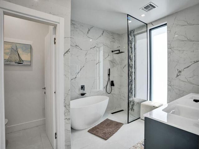 2514 NE 21st Street A, Fort Lauderdale, FL 33305