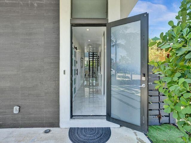 2514 NE 21st Street A, Fort Lauderdale, FL 33305