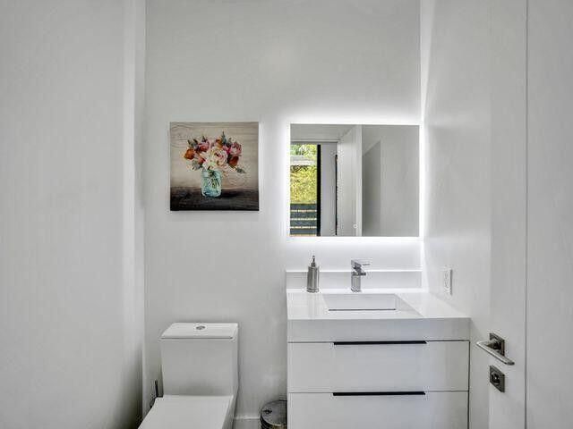 2514 NE 21st Street A, Fort Lauderdale, FL 33305