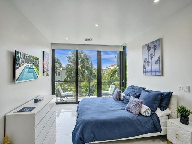 2514 NE 21st Street A, Fort Lauderdale, FL 33305
