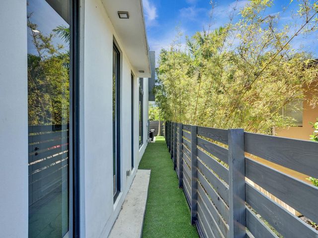 2514 NE 21st Street A, Fort Lauderdale, FL 33305