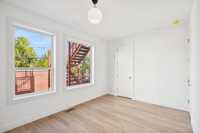 2323 N Lister Avenue 1R, Chicago, IL 60614