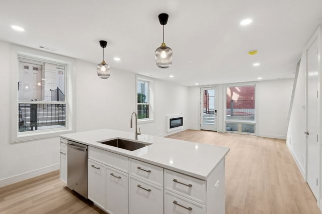 2323 N Lister Avenue 1R, Chicago, IL 60614