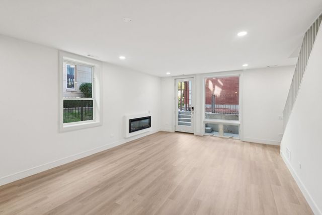 2323 N Lister Avenue 1R, Chicago, IL 60614