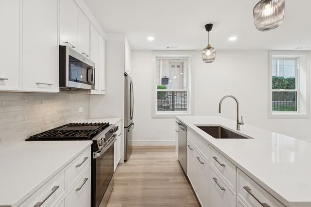 2323 N Lister Avenue 1R, Chicago, IL 60614