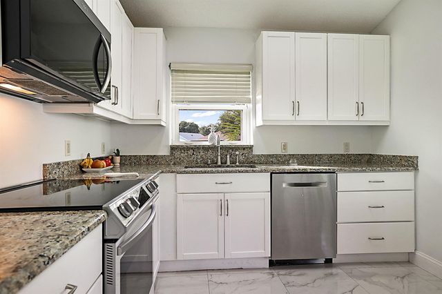7852 Lake Champlain Court, Delray Beach, FL 33446