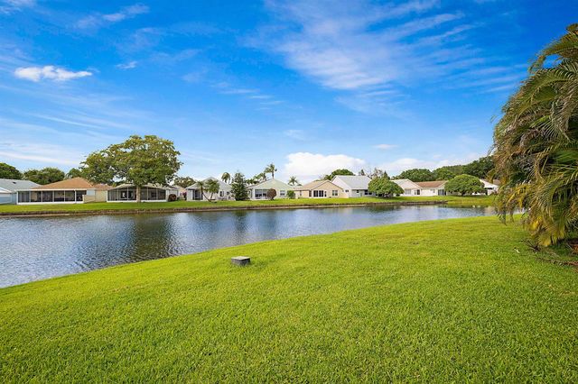 7852 Lake Champlain Court, Delray Beach, FL 33446