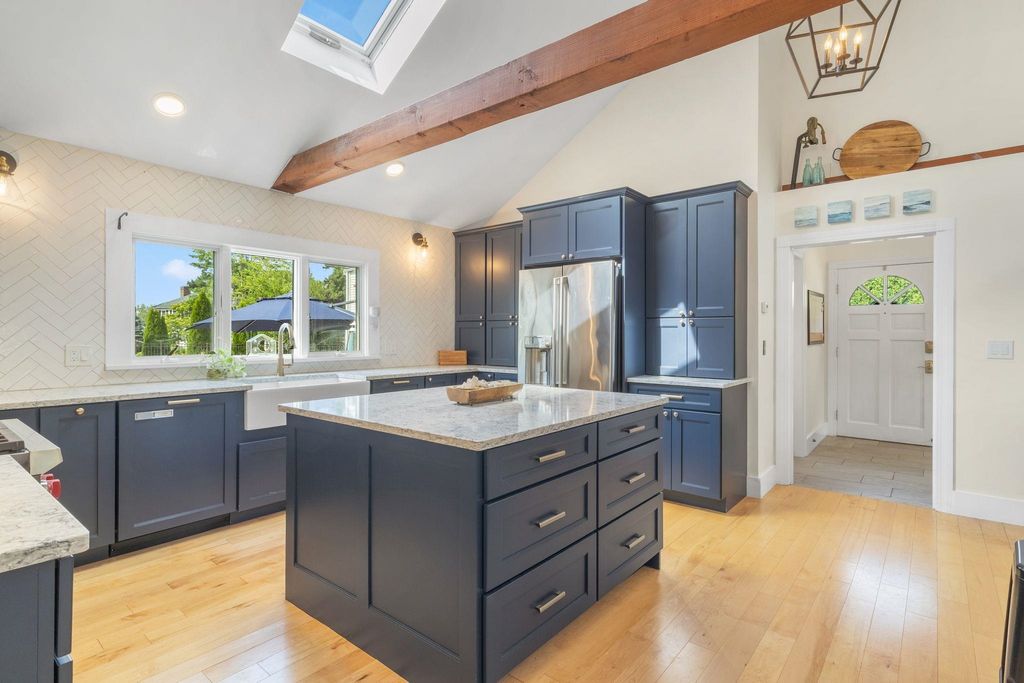 Image 11 of property listing at 333 Winnacunnet Road, Hampton, NH 03842