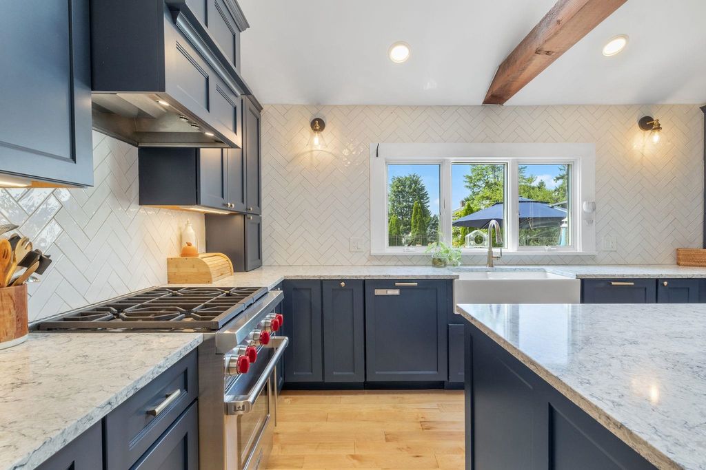 Image 12 of property listing at 333 Winnacunnet Road, Hampton, NH 03842