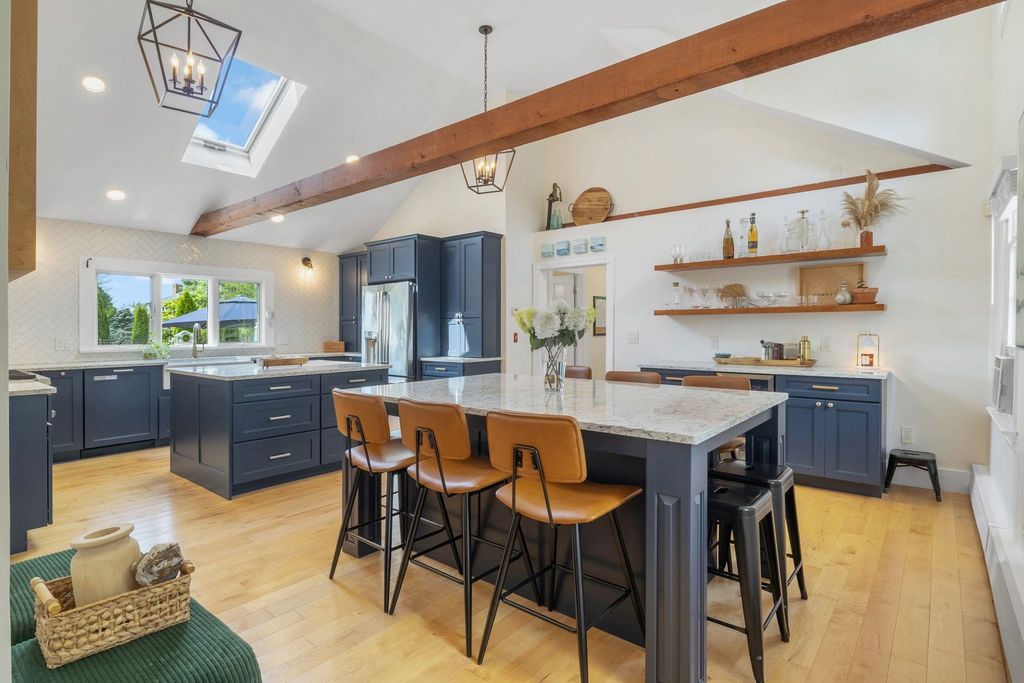 Image 15 of property listing at 333 Winnacunnet Road, Hampton, NH 03842