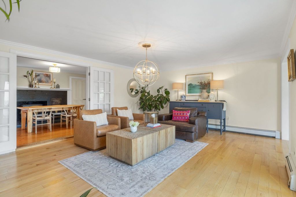 Image 17 of property listing at 333 Winnacunnet Road, Hampton, NH 03842
