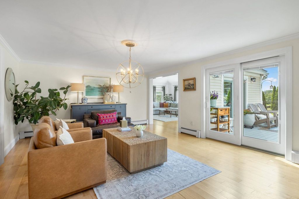 Image 18 of property listing at 333 Winnacunnet Road, Hampton, NH 03842