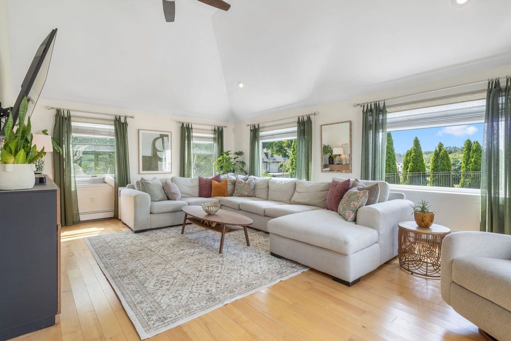 Image 20 of property listing at 333 Winnacunnet Road, Hampton, NH 03842