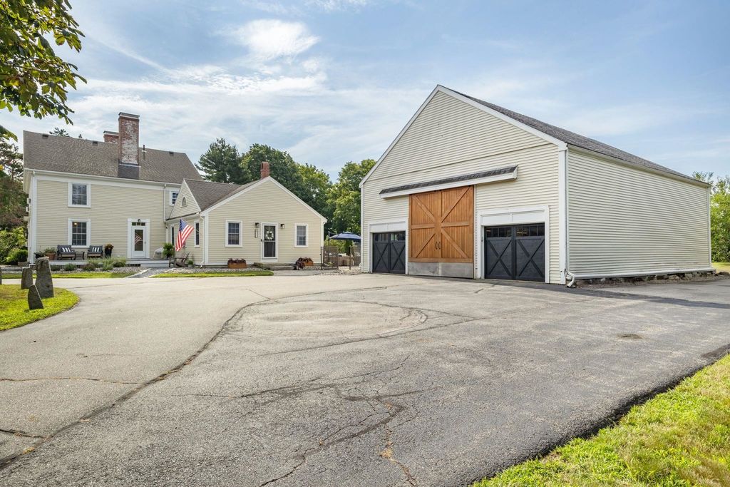 Image 3 of property listing at 333 Winnacunnet Road, Hampton, NH 03842