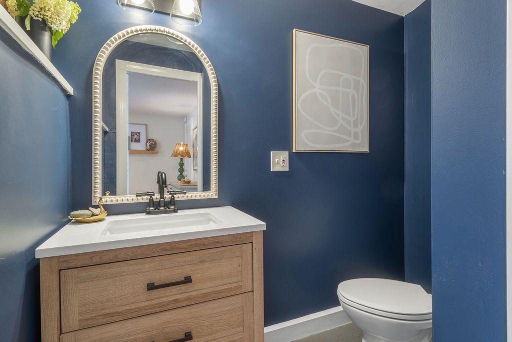 Image 25 of property listing at 333 Winnacunnet Road, Hampton, NH 03842