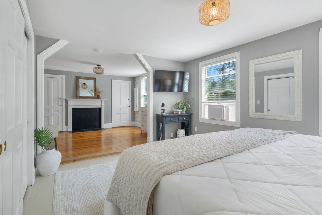 Image 33 of property listing at 333 Winnacunnet Road, Hampton, NH 03842