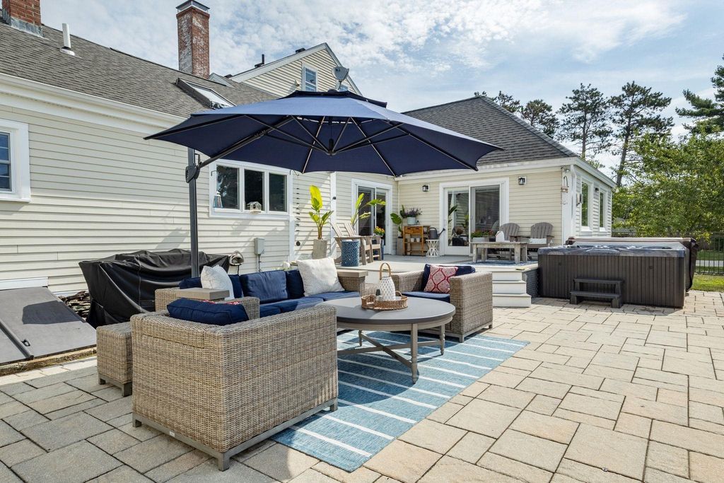 Image 48 of property listing at 333 Winnacunnet Road, Hampton, NH 03842