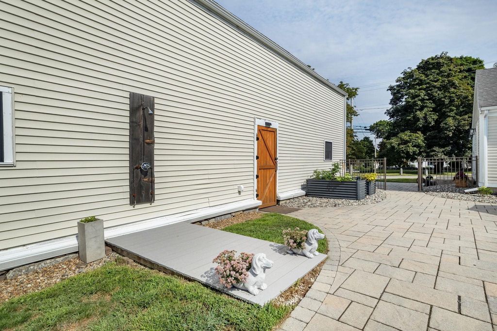 Image 52 of property listing at 333 Winnacunnet Road, Hampton, NH 03842