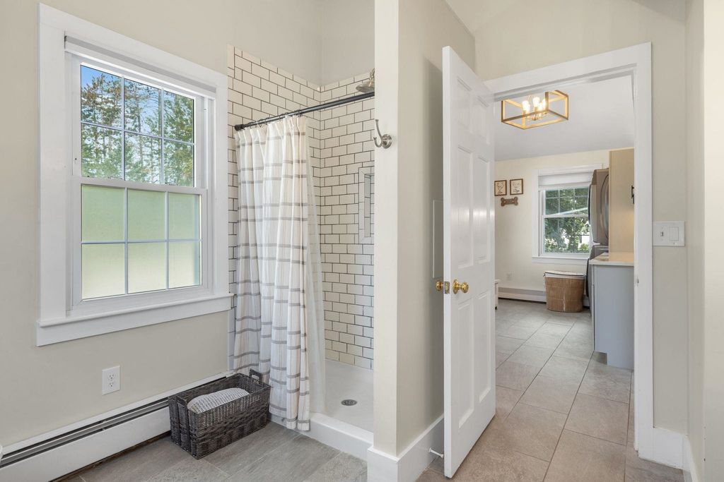 Image 9 of property listing at 333 Winnacunnet Road, Hampton, NH 03842