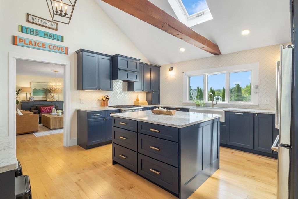 Image 10 of property listing at 333 Winnacunnet Road, Hampton, NH 03842