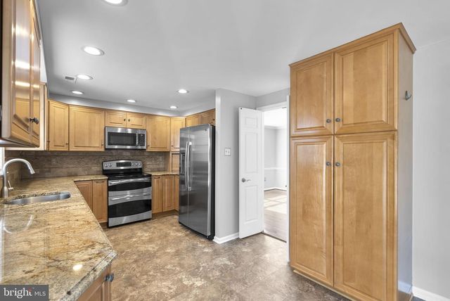 2855 COUNTRY LN, Ellicott City, MD 21042