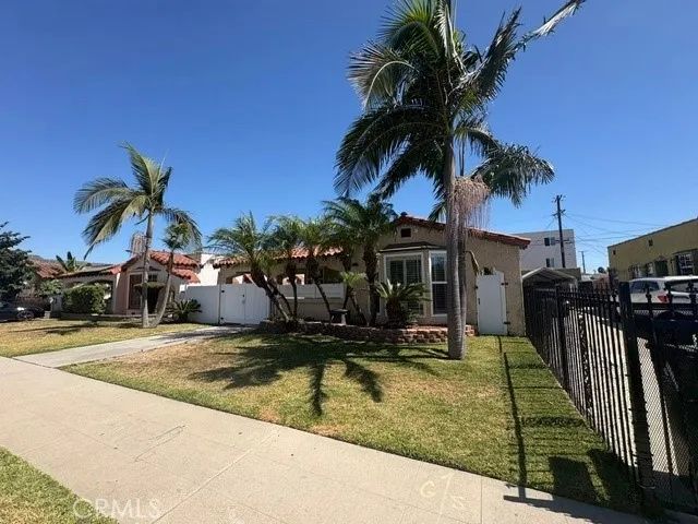 152 W 64th Street, Los Angeles, CA 90003