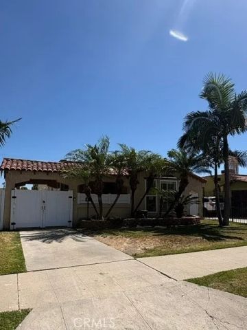 152 W 64th Street, Los Angeles, CA 90003