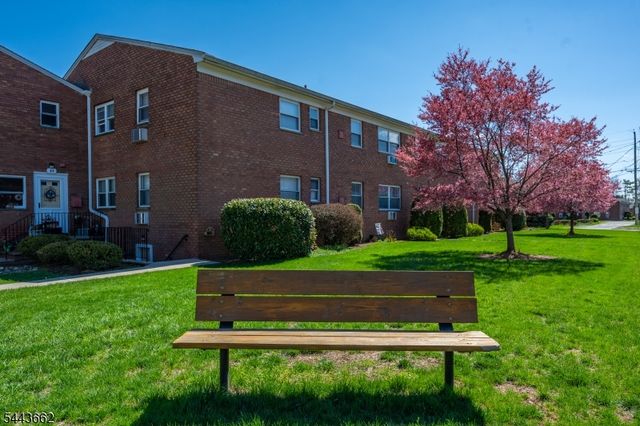 47 Hinchman Ave 2A, Wayne Twp., NJ 07470