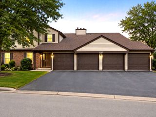 2169 Sunderland Court 201B, Naperville, IL 60565