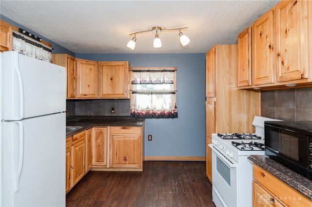 101 S Delmar Avenue, Dayton, OH 45403