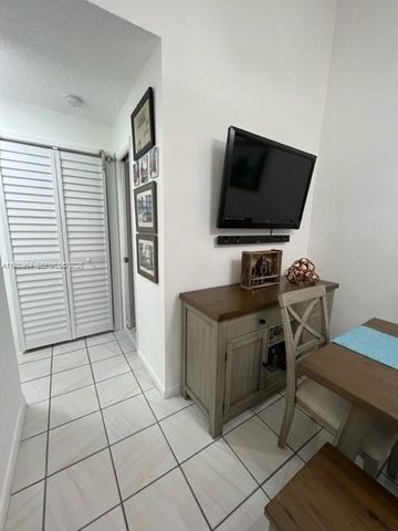 7415 SW 153rd Ct 204-7, Miami, FL 33193