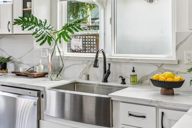 1539 BLAKE STREET, Berkeley, CA 94703