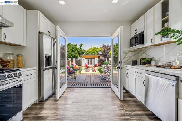 1539 BLAKE STREET, Berkeley, CA 94703