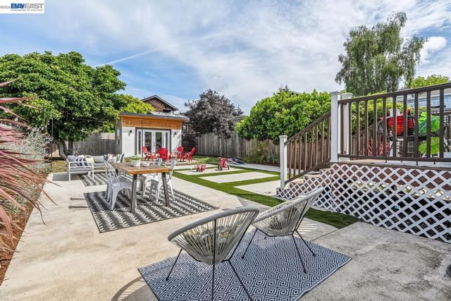 1539 BLAKE STREET, Berkeley, CA 94703