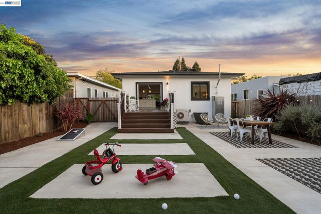 1539 BLAKE STREET, Berkeley, CA 94703