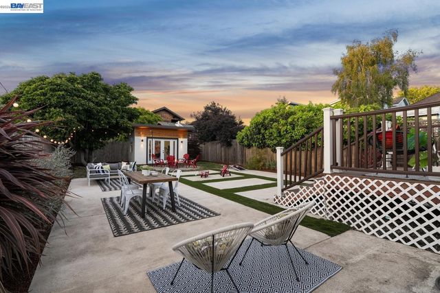 1539 BLAKE STREET, Berkeley, CA 94703