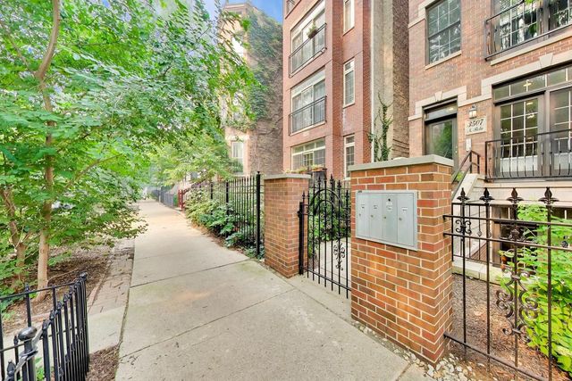 3507 N Reta Avenue 1, Chicago, IL 60657