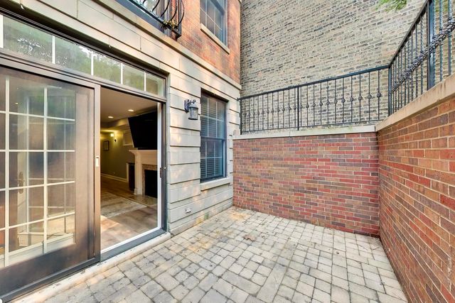 3507 N Reta Avenue 1, Chicago, IL 60657