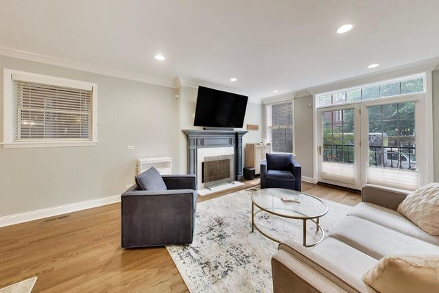 3507 N Reta Avenue 1, Chicago, IL 60657