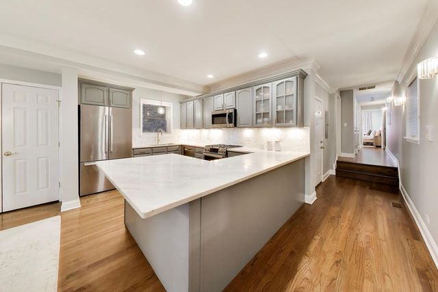 3507 N Reta Avenue 1, Chicago, IL 60657