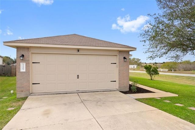 12201 Sky Harbor DR, Del Valle, TX 78617