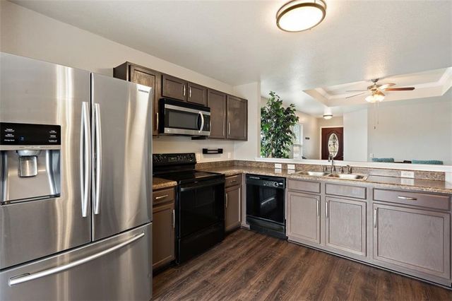 12201 Sky Harbor DR, Del Valle, TX 78617