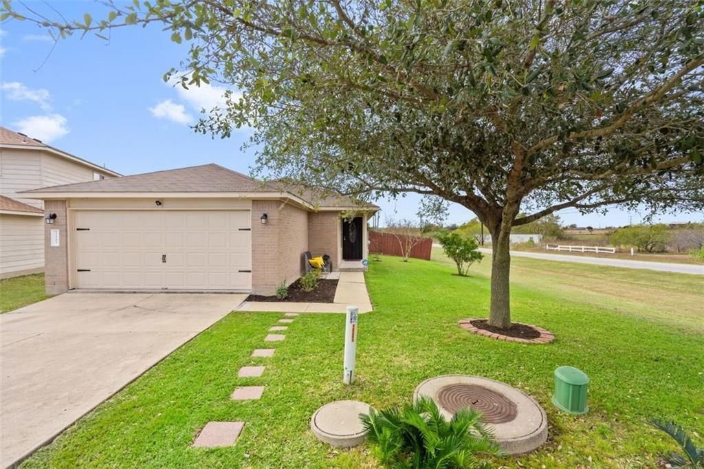 12201 Sky Harbor DR, Del Valle, TX 78617