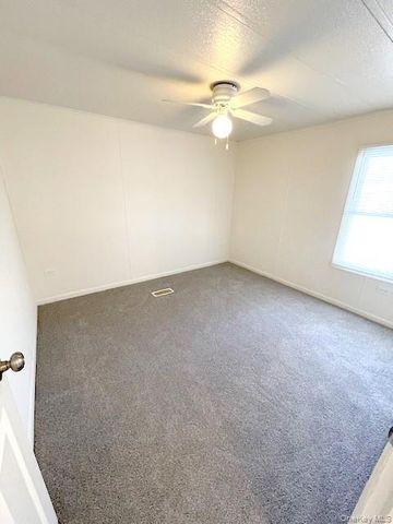 1661 Old Country Road 398, Riverhead, NY 11901