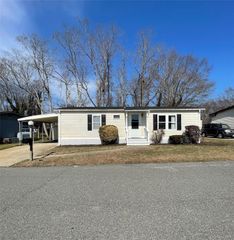 1661 Old Country Road 398, Riverhead, NY 11901