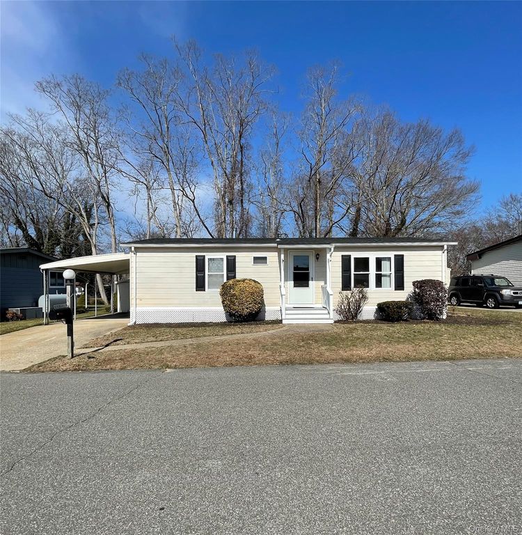 1661 Old Country Road 398, Riverhead, NY 11901