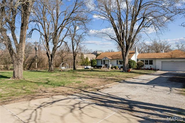 2275 Charbonier Road, Florissant, MO 63031